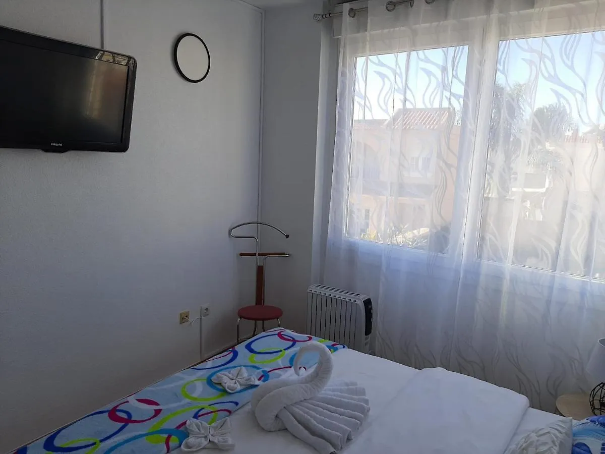 בית אירוח Habitacion Avilena Tropical En Aguadulce ספרד